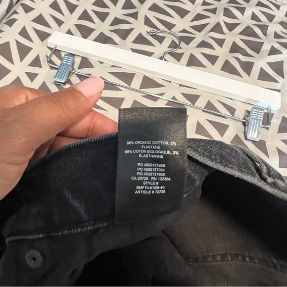 Aritzia Denim Forum The Arlo High Rise Straight Jean‎ Cutoff Hem Washed Black - Picture 11 of 15